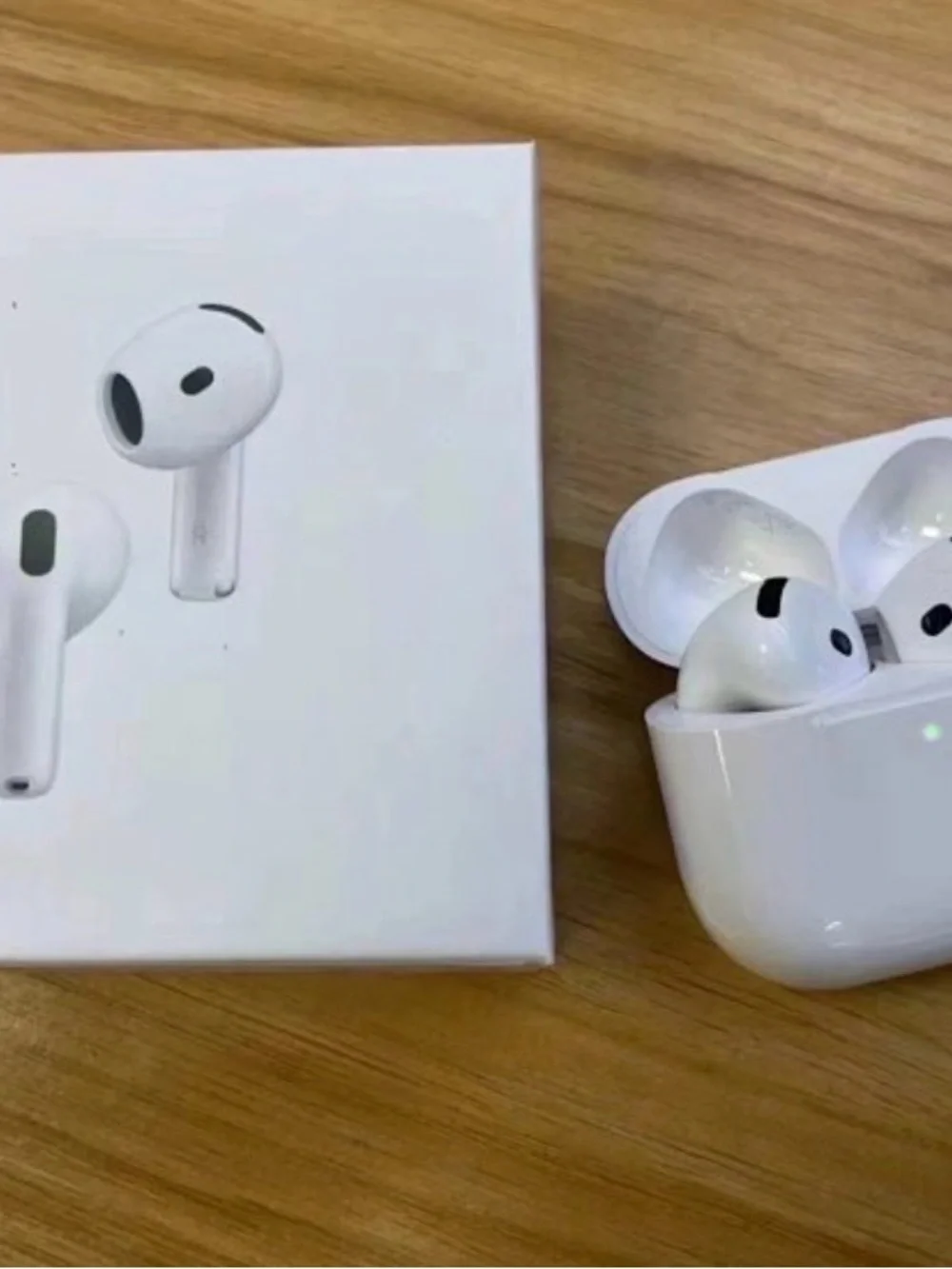 Apple White True Wireless Earbuds with Charging Case